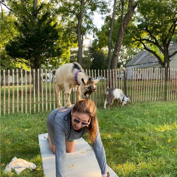 💎MEET THE POSHER💎 Bestdressed995 - Picture 14 of 16